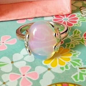 Size 7 NIB Silver-Plated Elegant Opalite Ring